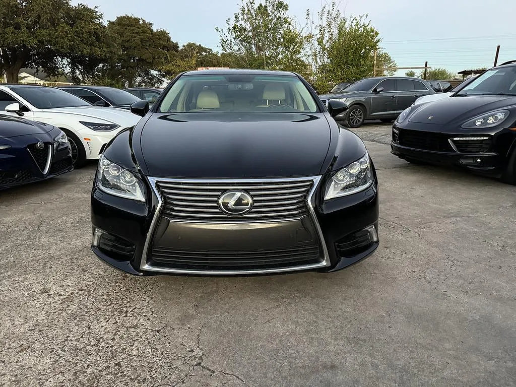 2016 Lexus LS 460 image 1