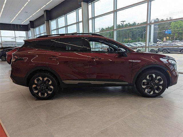 2024 Kia Sportage X-Line image 1