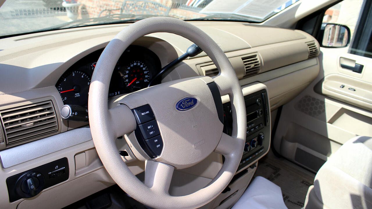 2005 Ford Freestar SE image 8