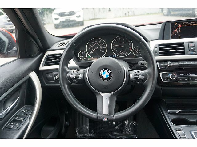 2016 BMW 3 Series 320i image 7