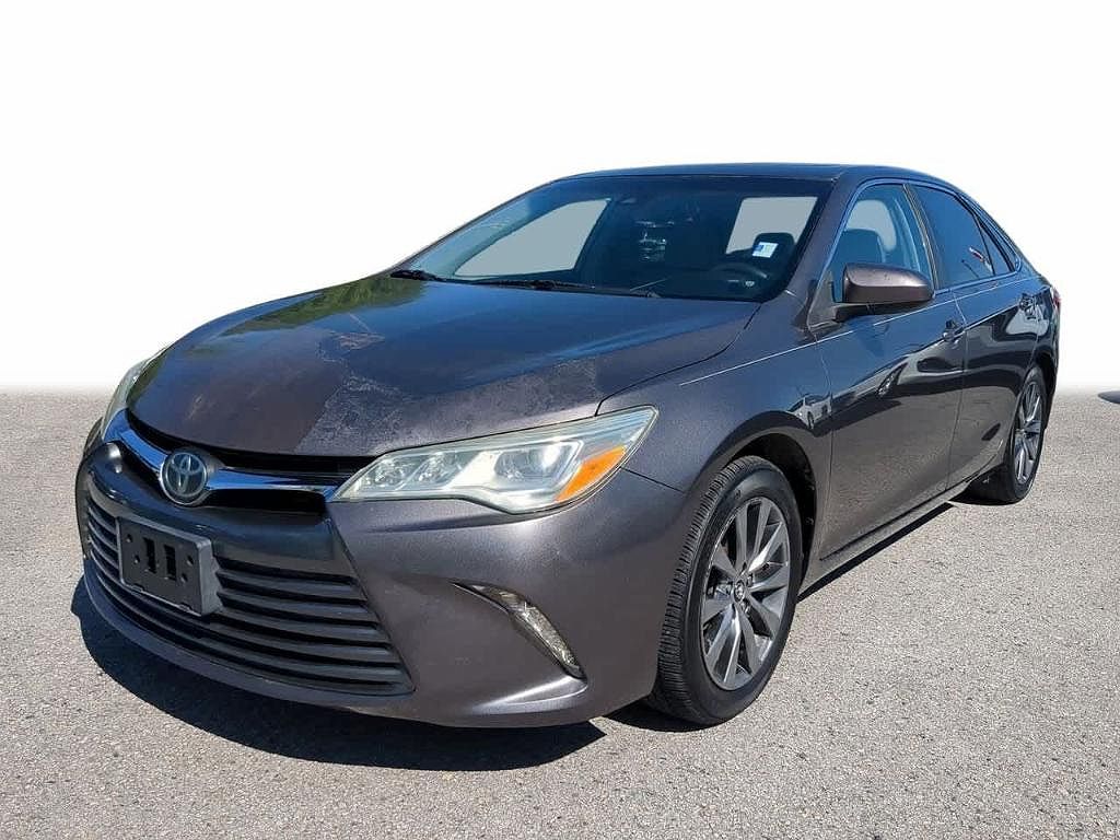 2015 Toyota Camry XLE image 0
