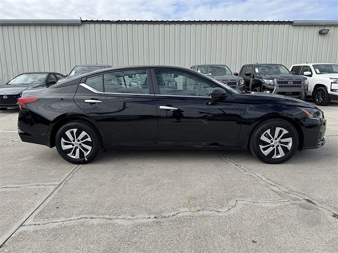 2025 Nissan Altima