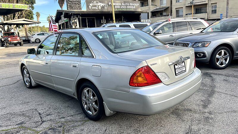 2001 Toyota Avalon XLS image 3