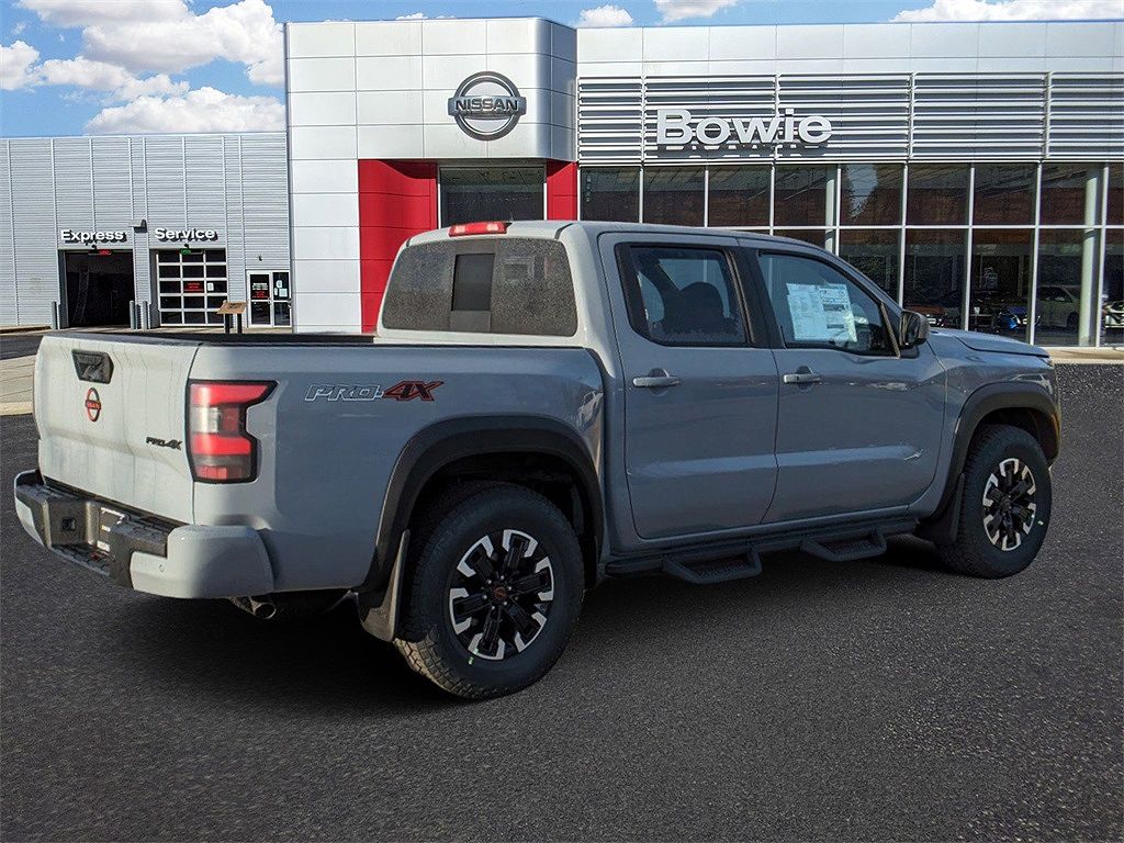 2024 Nissan Frontier PRO-4X image 2