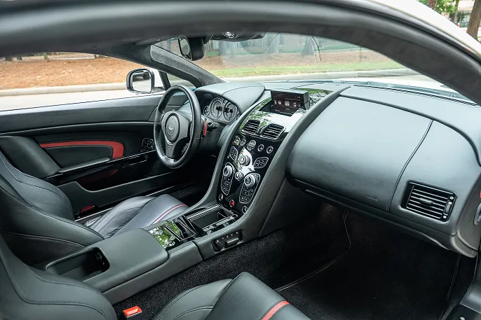 2017 Aston Martin V12 Vantage