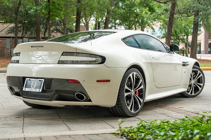 2017 Aston Martin V12 Vantage