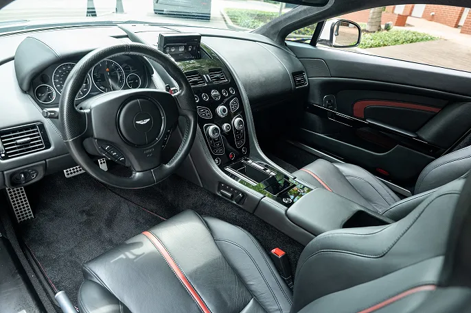 2017 Aston Martin V12 Vantage