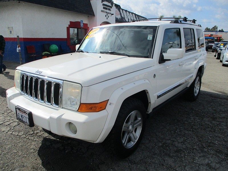 2009 Jeep Commander Limited Edition image 2