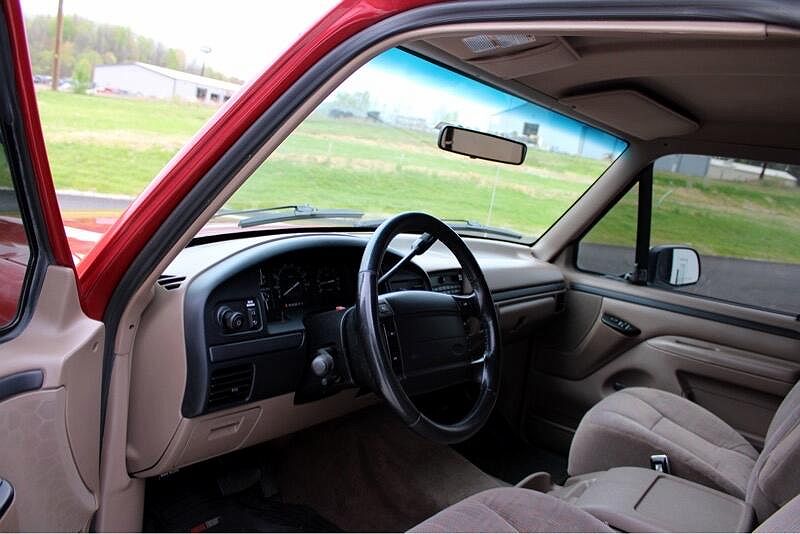 1996 Ford Bronco XLT image 15
