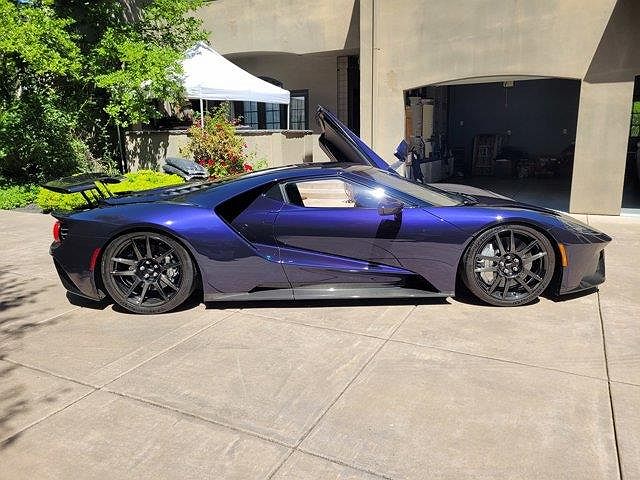 2021 Ford GT null image 3