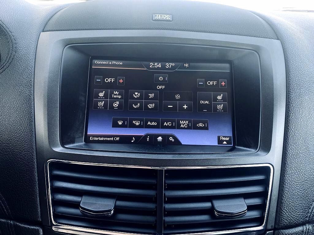 2013 Lincoln MKT null image 13