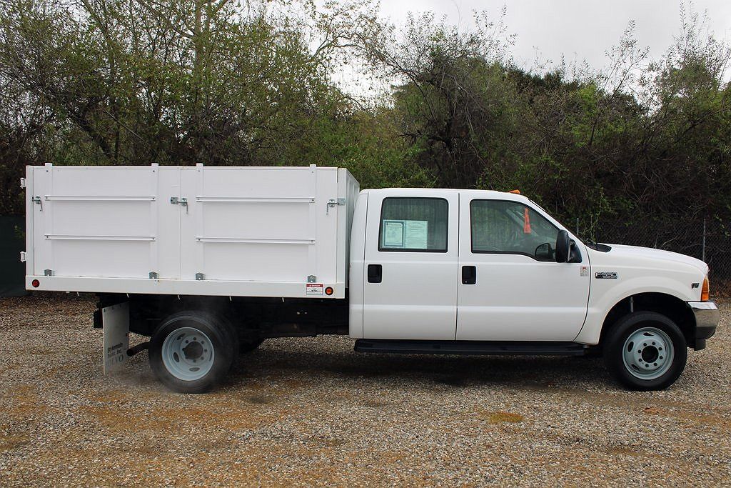 2001 Ford F-550 null image 2