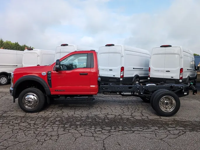 2025 Ford F-550