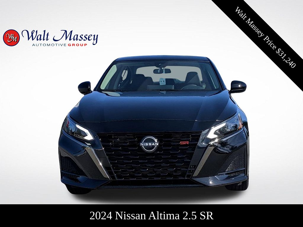 2024 Nissan Altima SR image 4