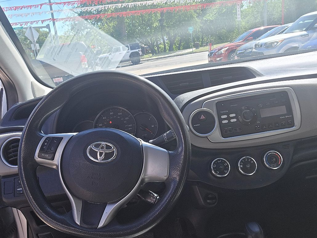 2014 Toyota Yaris L image 5