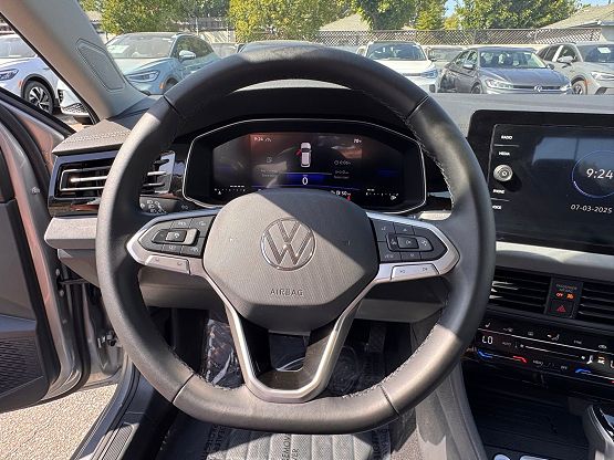 2025 Volkswagen Jetta SE photo 12