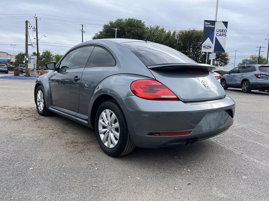 2018 Volkswagen Beetle null image 1