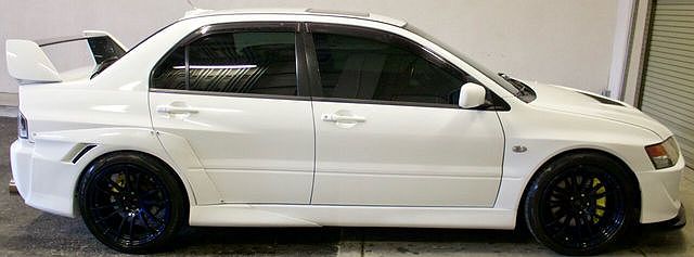 2005 Mitsubishi Lancer Evolution VIII image 3