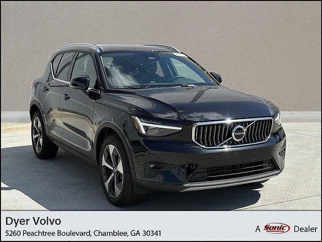 2025 Volvo XC40