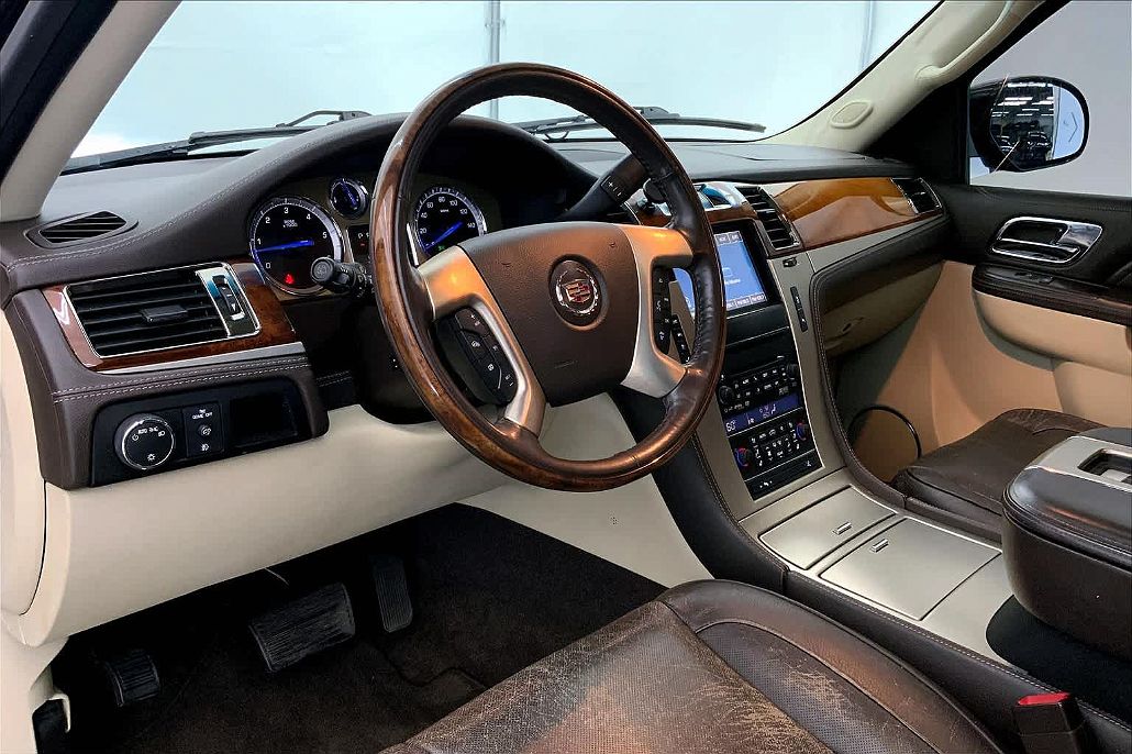 2012 Cadillac Escalade ESV image 1