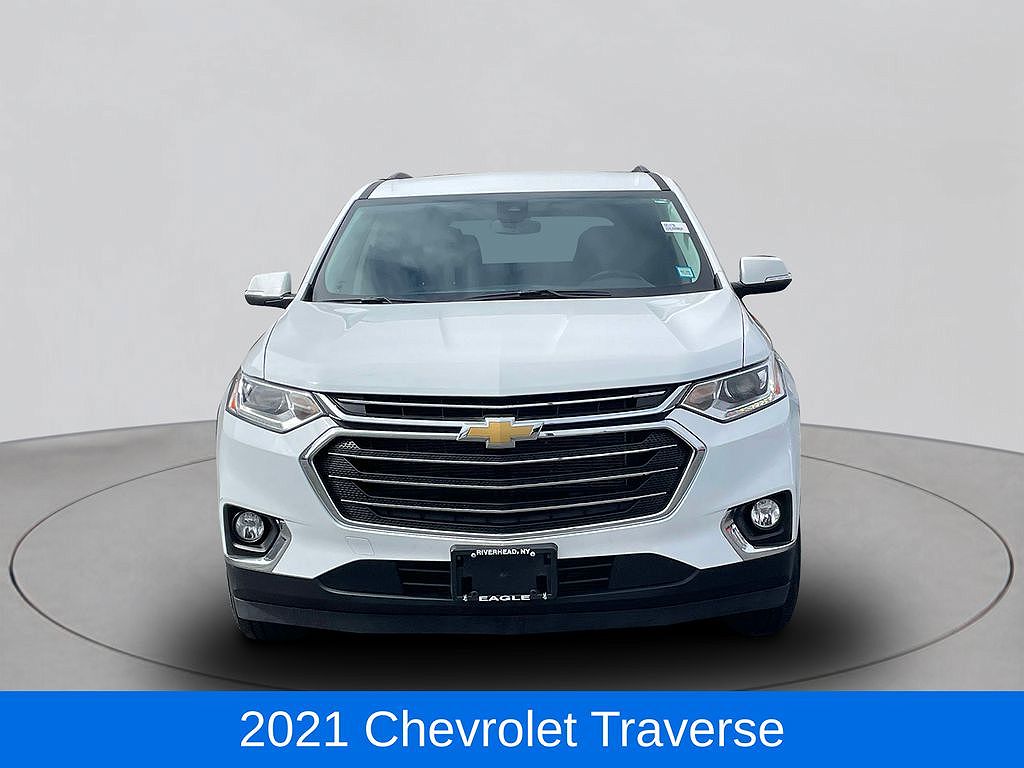 2021 Chevrolet Traverse LT image 2