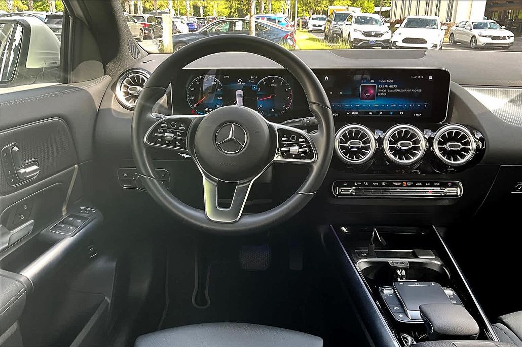2021 Mercedes-Benz GLA 250 image 4