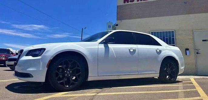 2019 Chrysler 300
