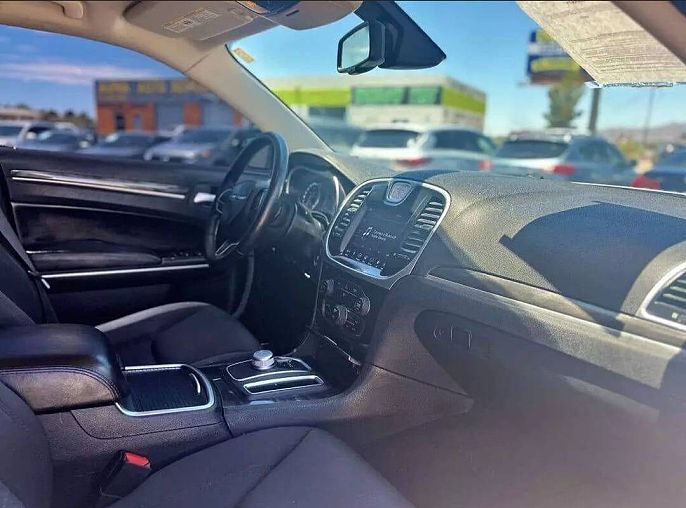 2019 Chrysler 300