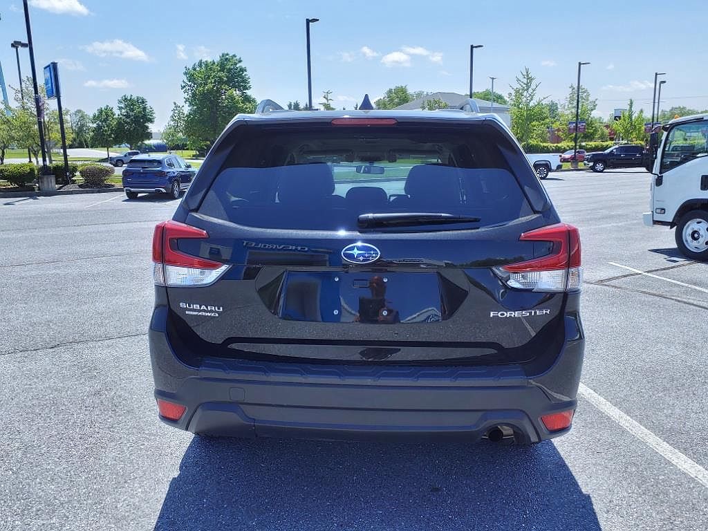 2019 Subaru Forester Premium image 3