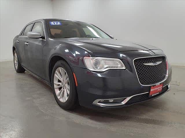 2017 Chrysler 300 C image 5