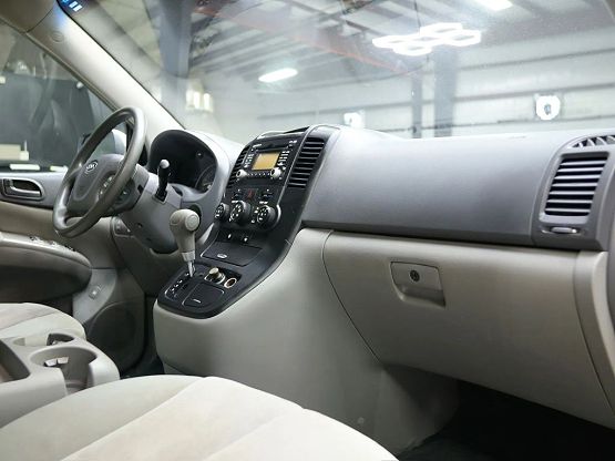 2012 Kia Sedona LX photo 18