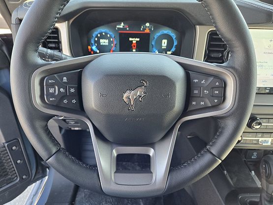 2025 Ford Bronco Outer Banks photo 11