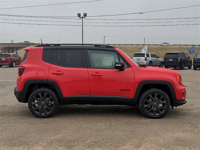 2023 Jeep Renegade Limited image 3