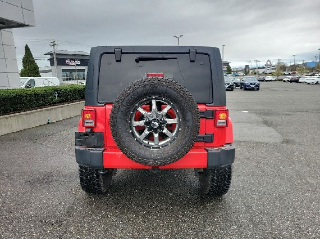 2018 Jeep Wrangler Sahara image 5