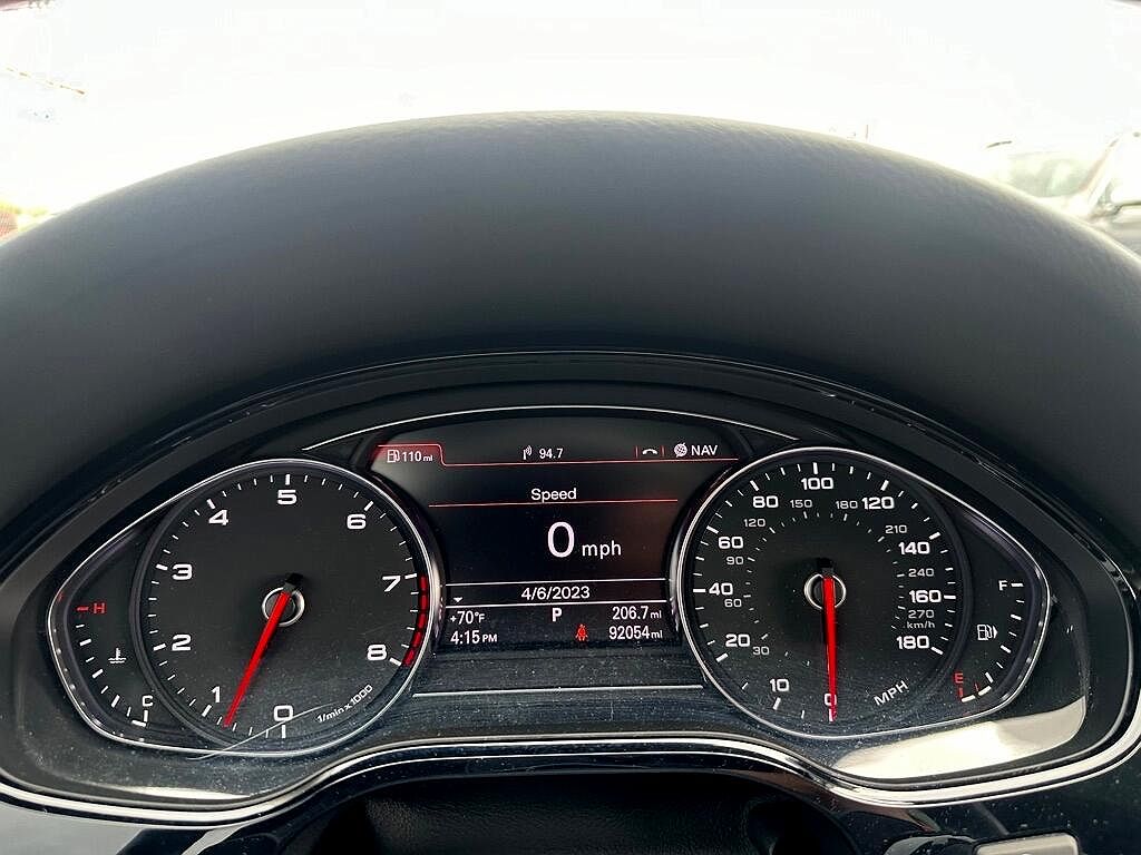2011 Audi A8 L image 9