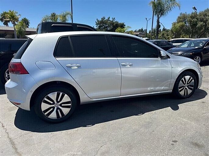 2016 Volkswagen e-Golf