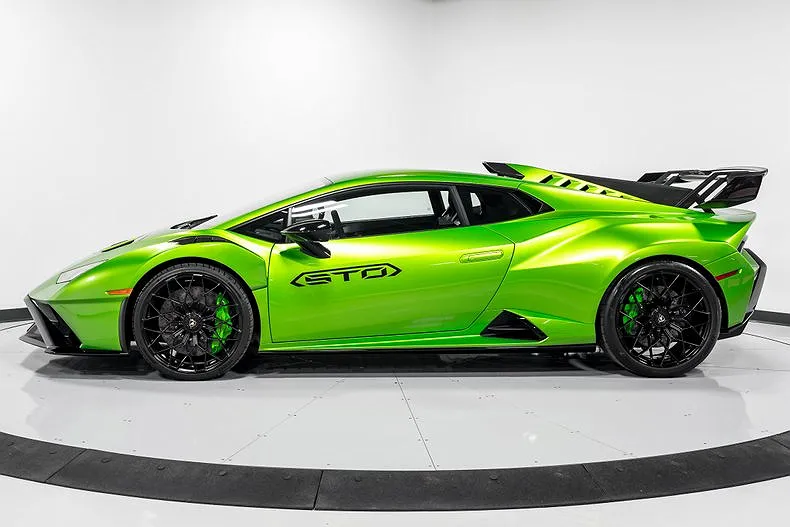 2024 Lamborghini Huracan STO image 5