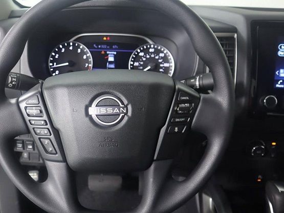 2024 Nissan Frontier SV photo 11