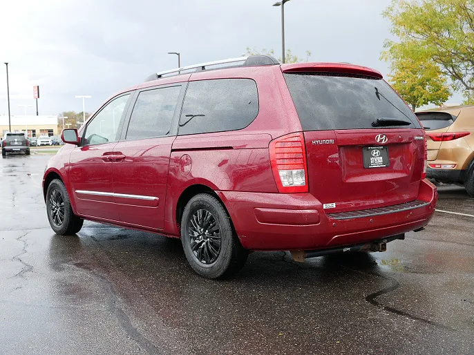 2008 Hyundai Entourage