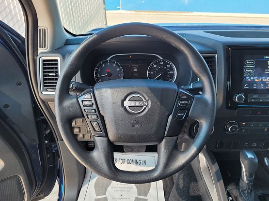 2022 Nissan Frontier SV photo 11