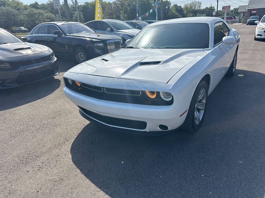 2020 Dodge Challenger SXT image 1