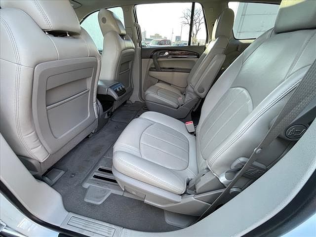 2017 Buick Enclave Leather Group image 28