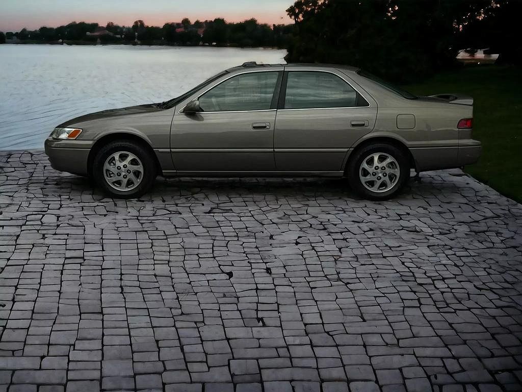 1999 Toyota Camry XLE image 3