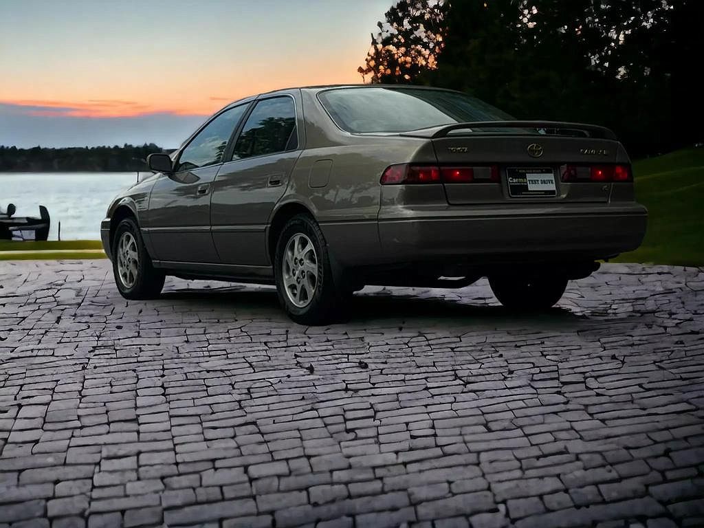 1999 Toyota Camry XLE image 4