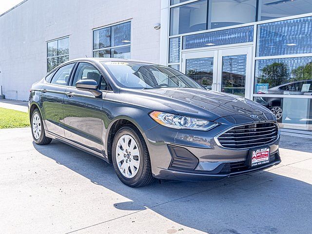 2019 Ford Fusion S image 0