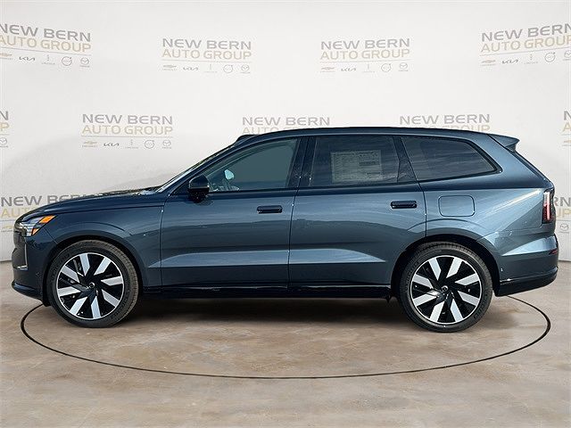 2025 Volvo EX90