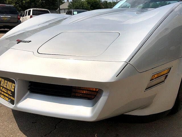 1981 Chevrolet Corvette null image 6