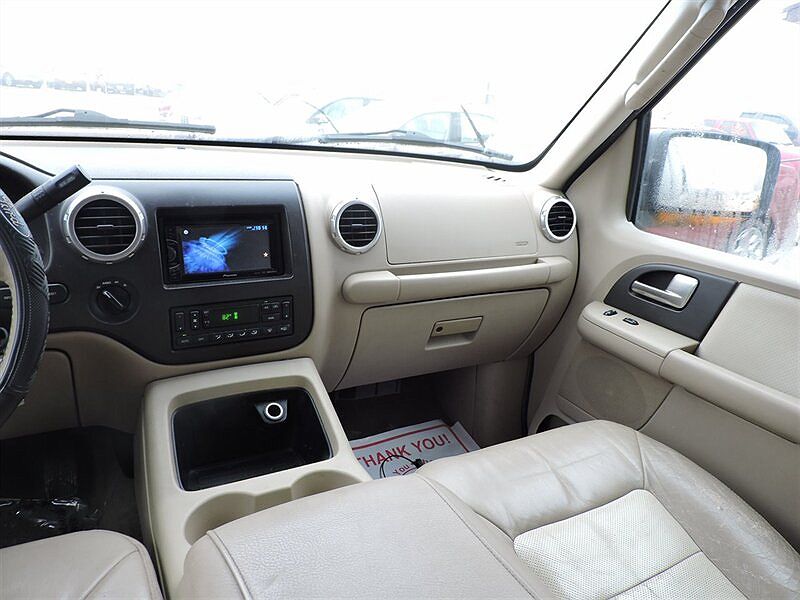 2004 Ford Expedition Eddie Bauer image 10