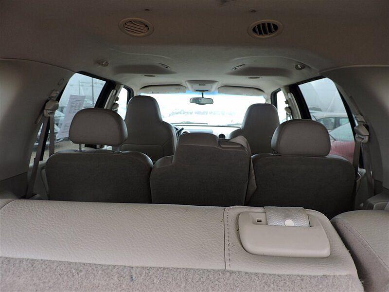 2004 Ford Expedition Eddie Bauer image 12