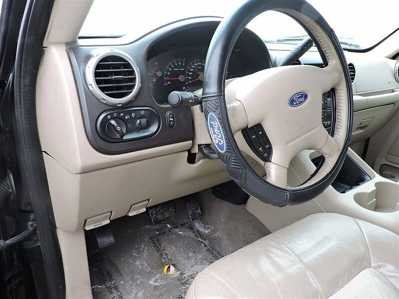 2004 Ford Expedition Eddie Bauer image 15